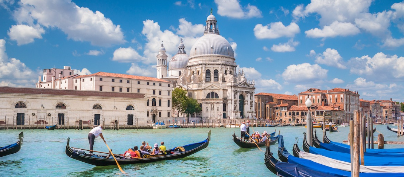 Grand Canal Gondola Ride Visitor Guide: Routes, Prices, Best Time & Tips | laimi.com
