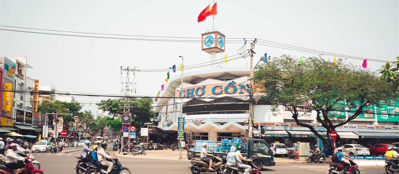 Con Market Guide: Shopping, Local Food, Souvenirs & Bargain Tips | laimi.com