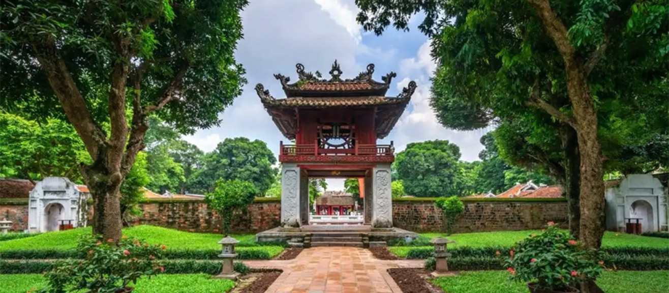 Temple of Literature Visitor Guide: Tickets, Opening Hours & Tips | laimi.com